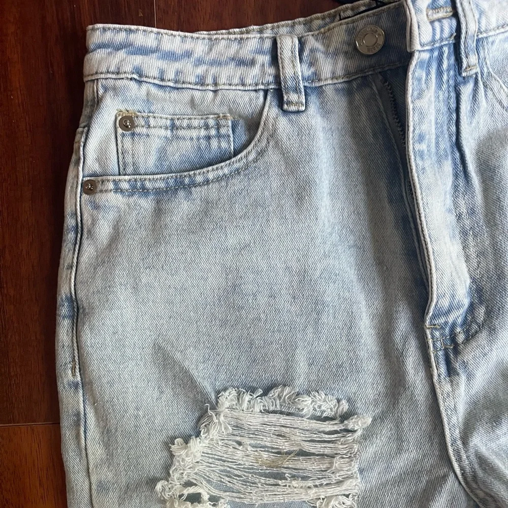 Missguided Ripped Jeans - Picture 6 of 6